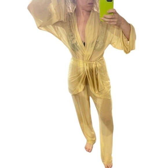 🤩💫host Pick💫 Laina Rauma SET small belted kimono & pants sheer yellow banana - Picture 7 of 16